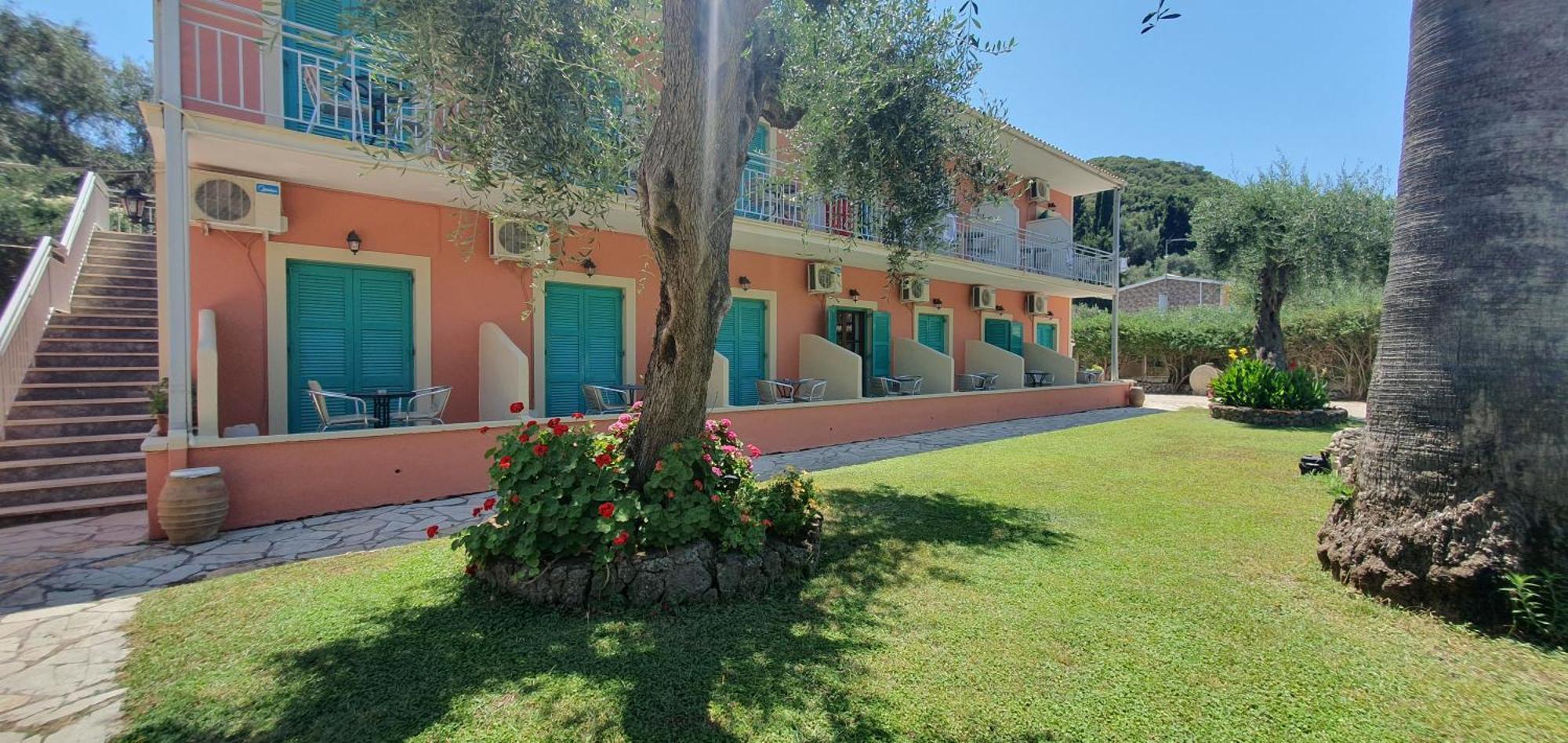 Phivos Aparthotel