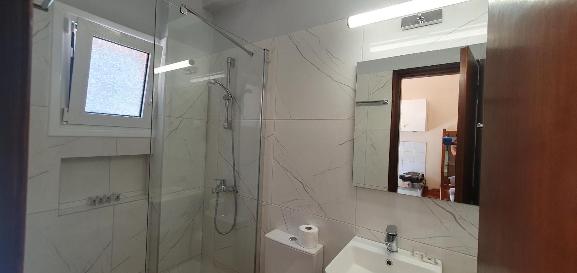 Aparthotel Phivos *