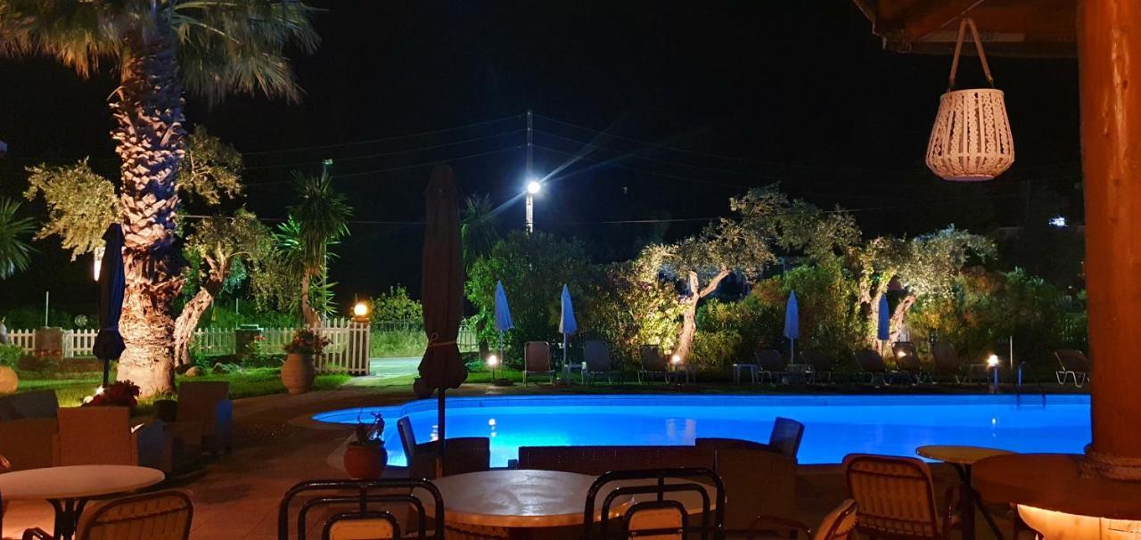Aparthotel Phivos *